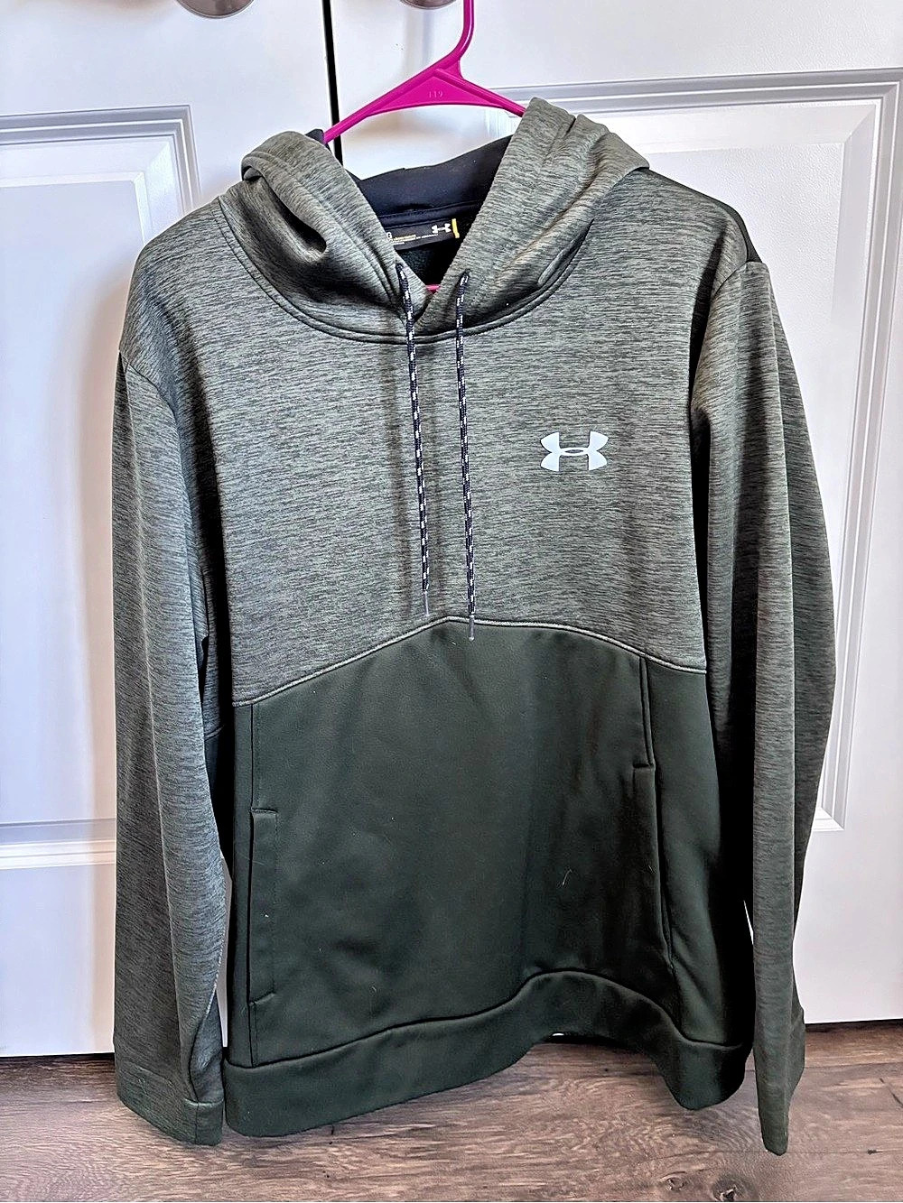 Under Armour Men's Pullover Hoodie in Green Size Large Like New